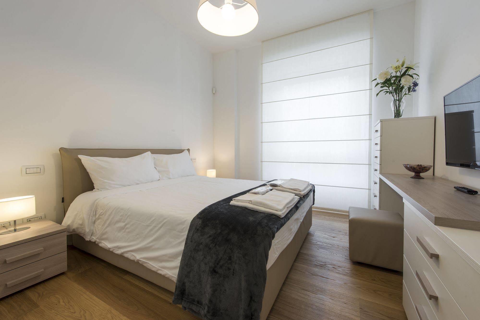 Milan Royal Suites Екстериор снимка