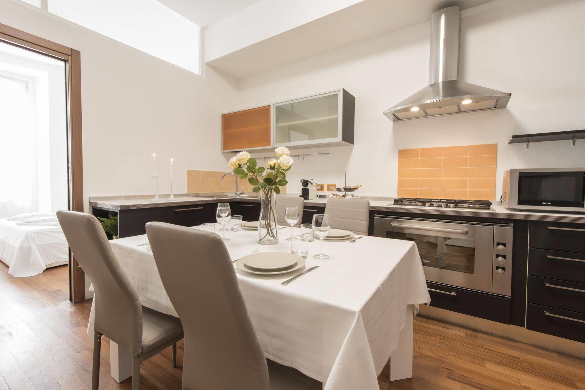 Milan Royal Suites Екстериор снимка
