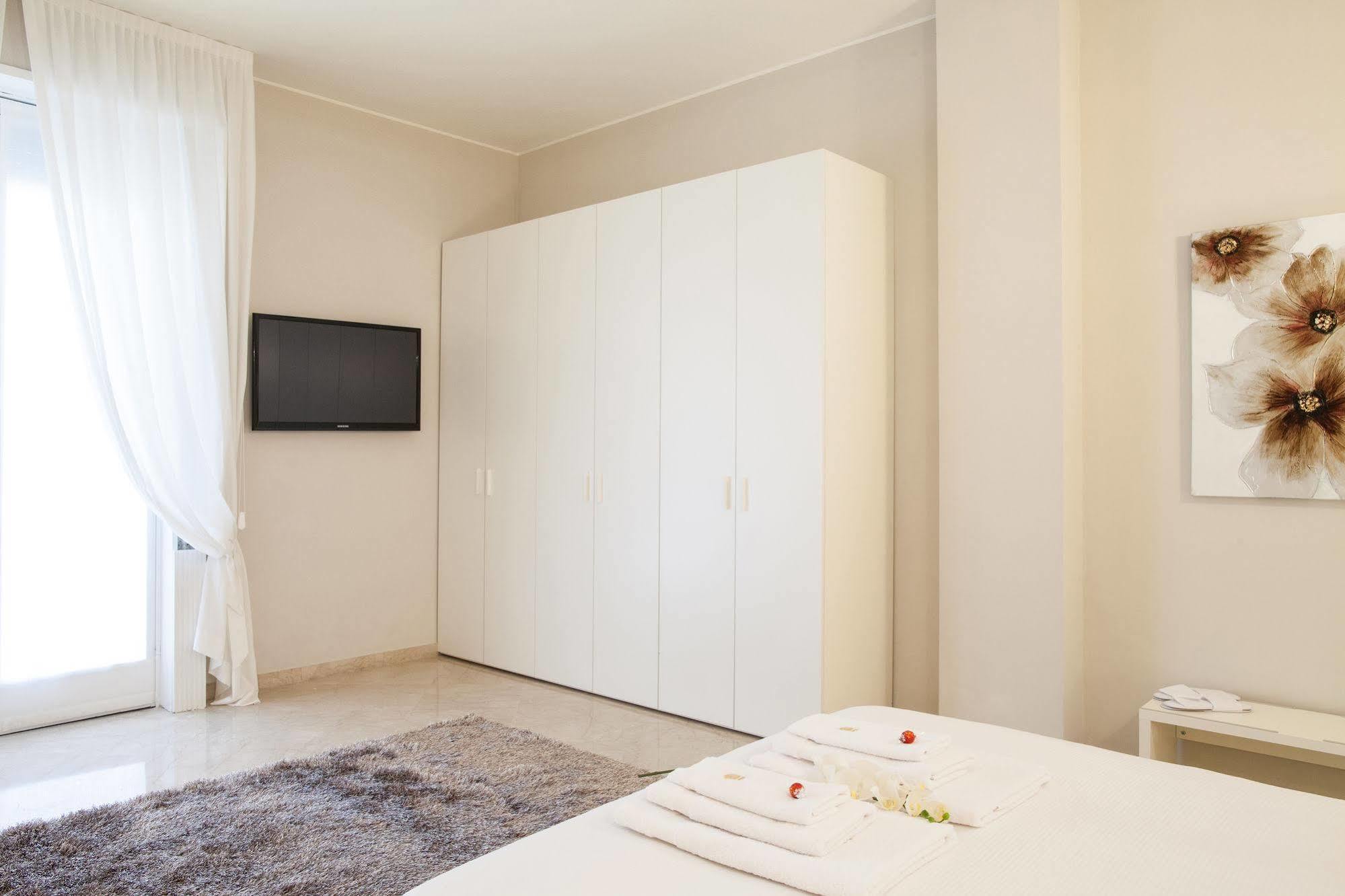 Milan Royal Suites Екстериор снимка