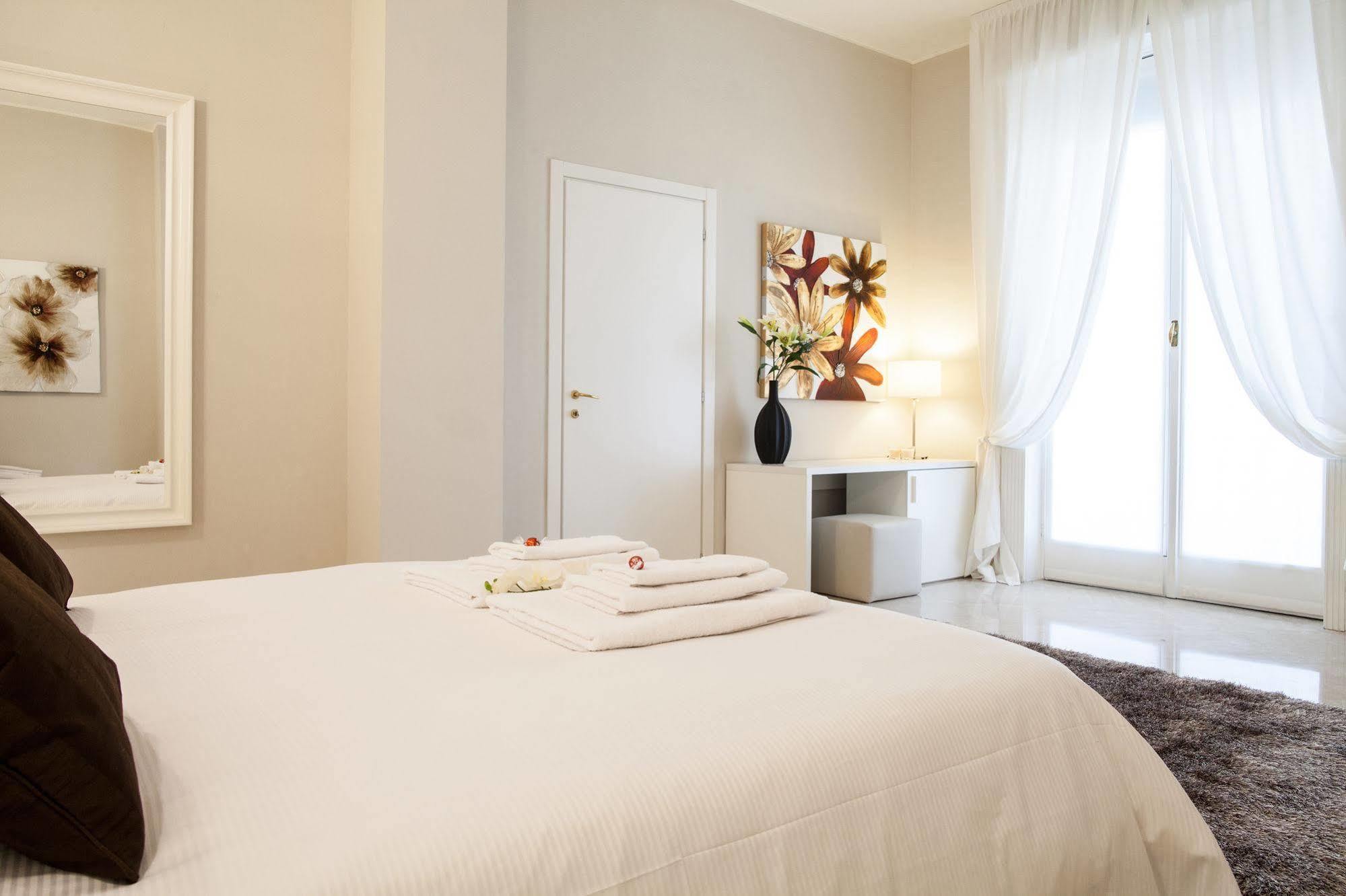 Milan Royal Suites Екстериор снимка