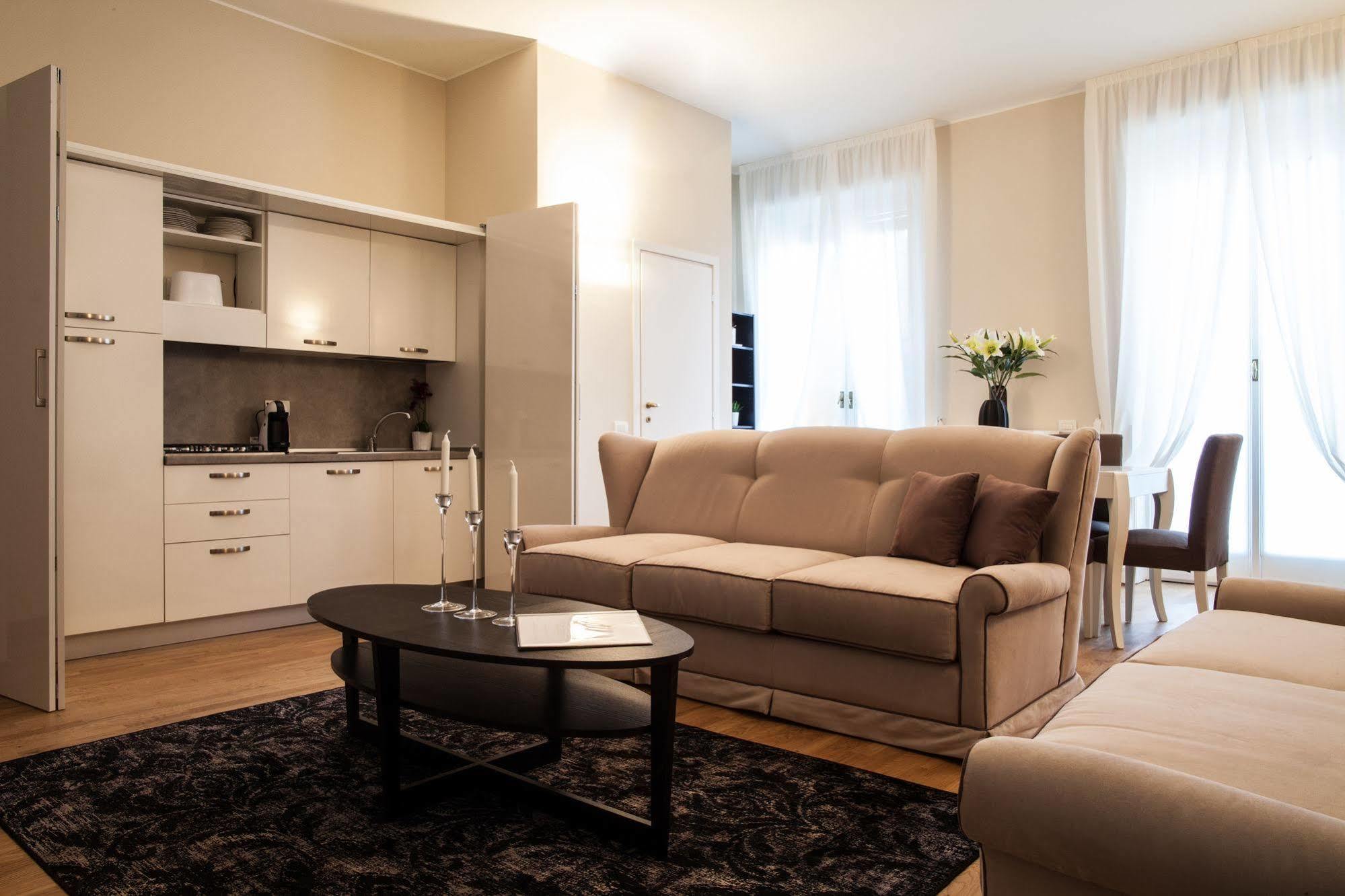 Milan Royal Suites Екстериор снимка