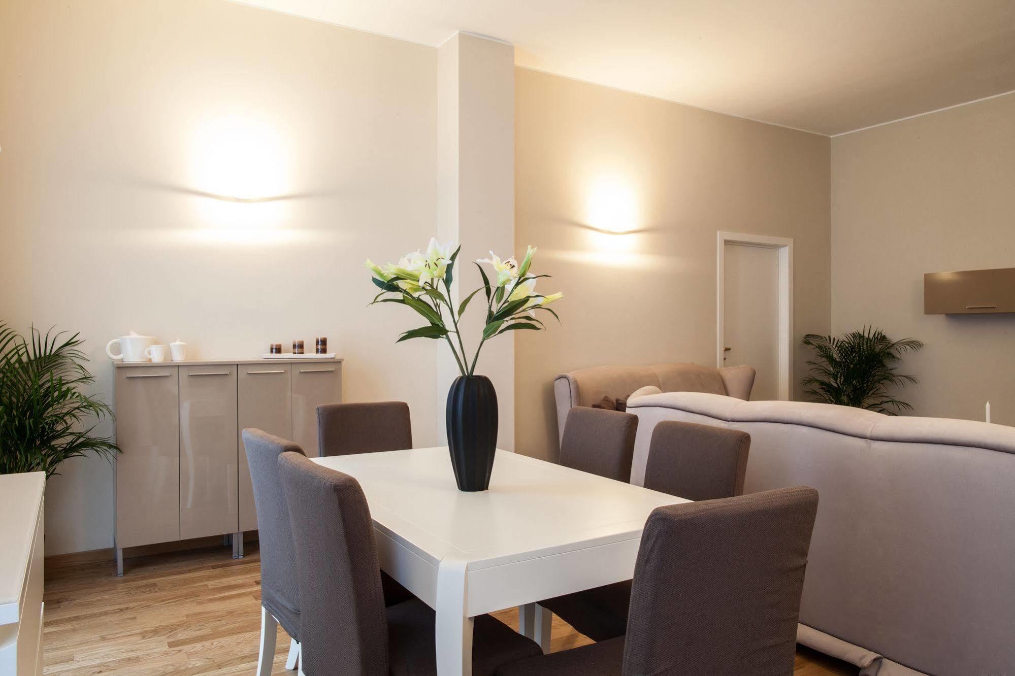 Milan Royal Suites Екстериор снимка