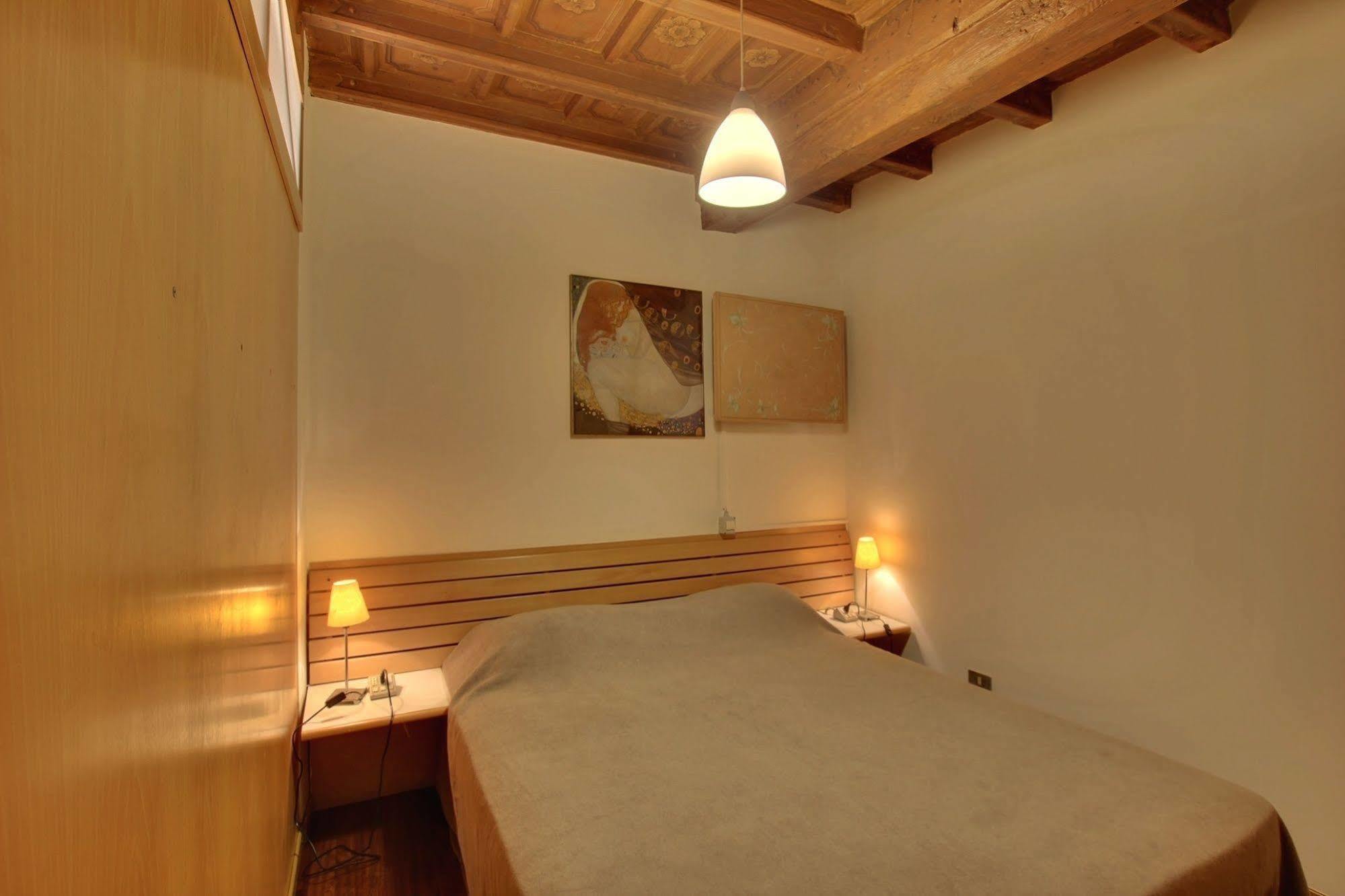 Milan Royal Suites Екстериор снимка