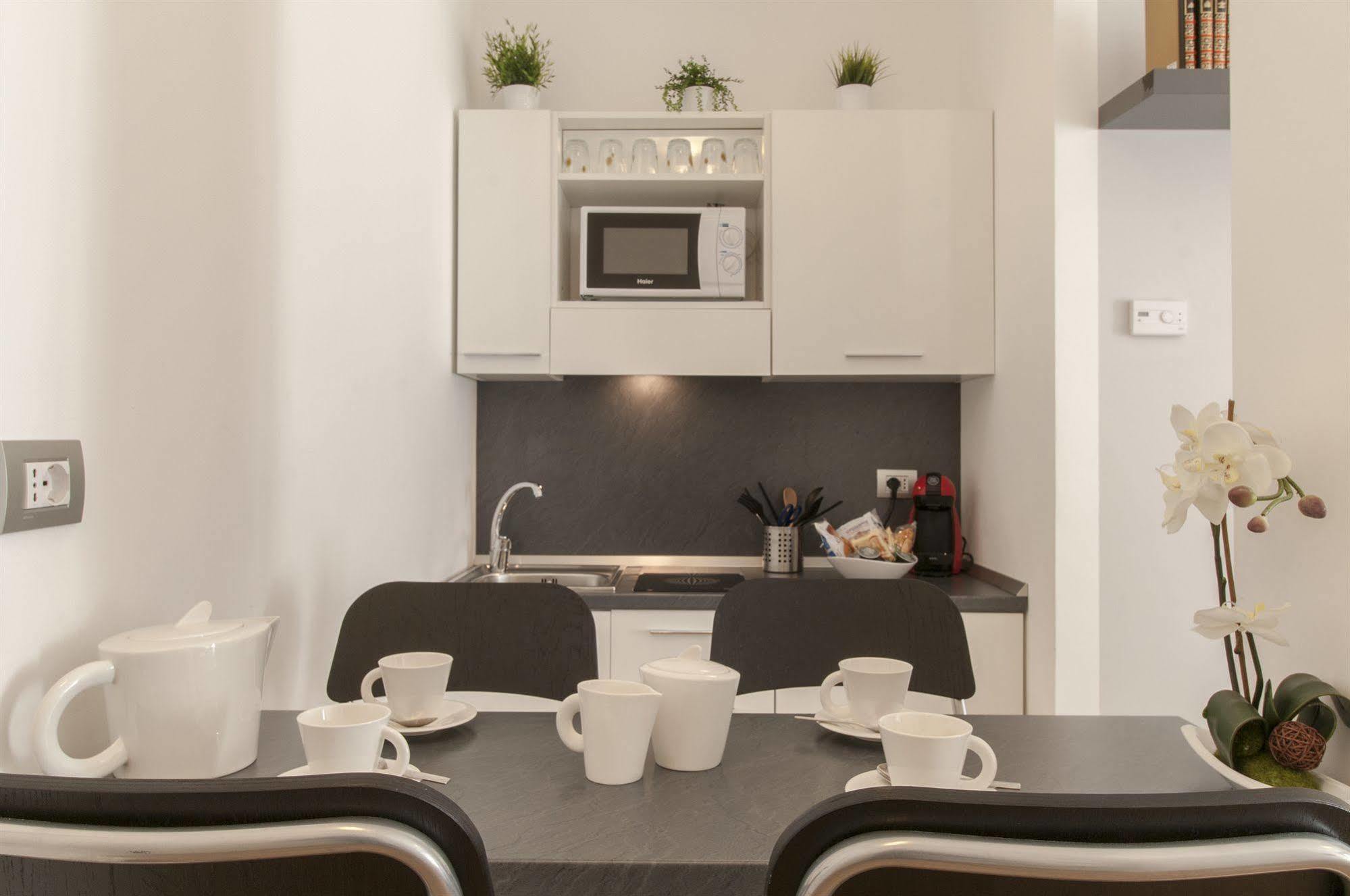 Milan Royal Suites Екстериор снимка