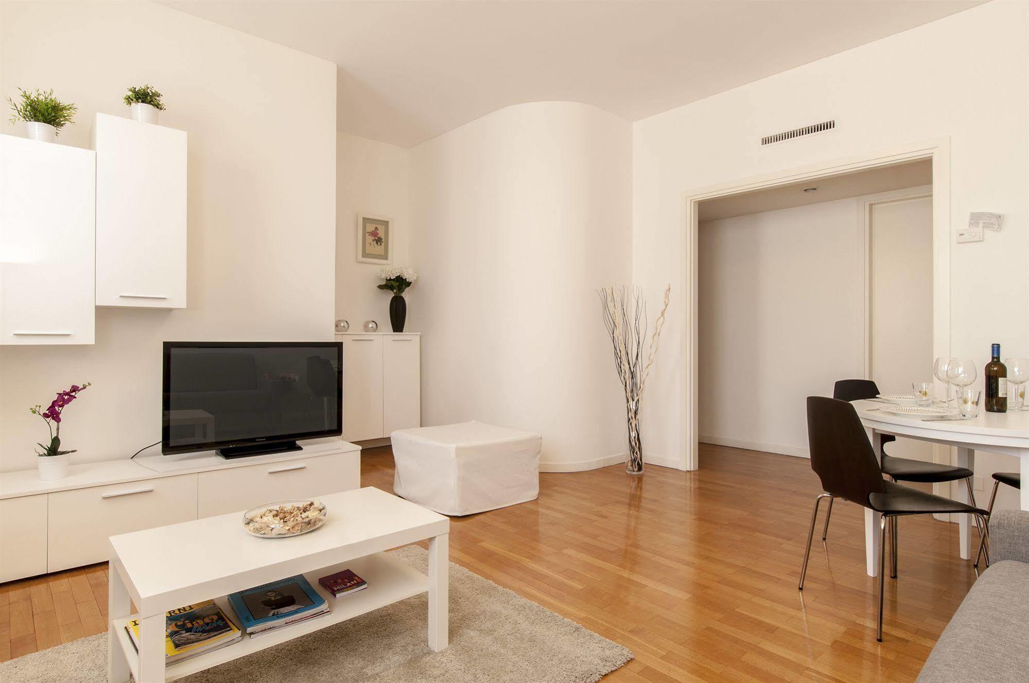 Milan Royal Suites Екстериор снимка