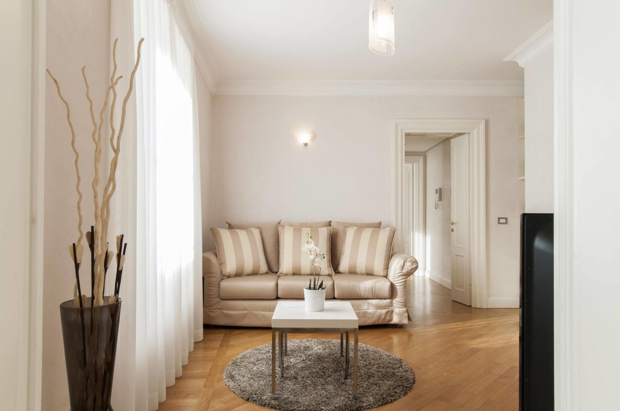 Milan Royal Suites Екстериор снимка